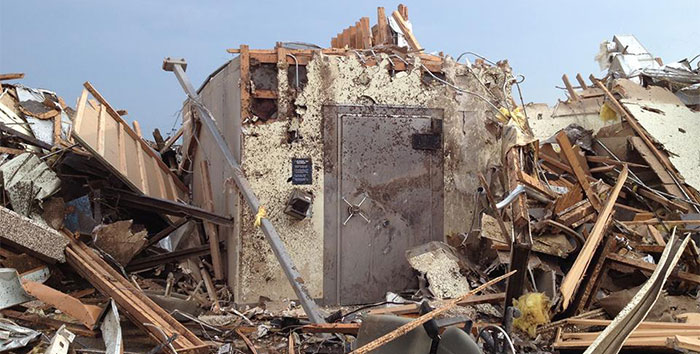Bank Vault Saves 22 People from Moore Oklahoma Tornado