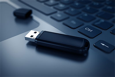 Undetectable Security Flaw Found in USBs