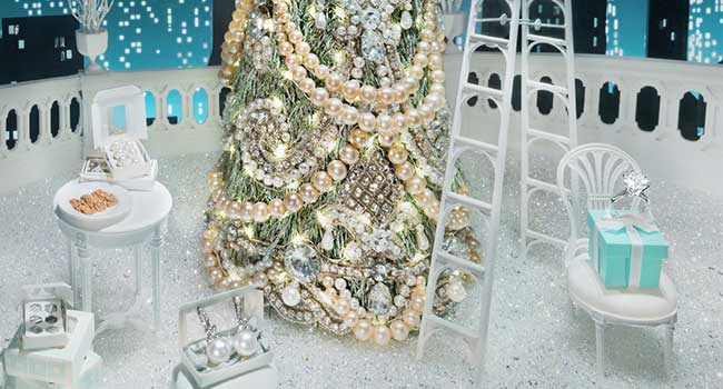 Tiffany & Co. Holiday Display Still On Amid Security Concerns