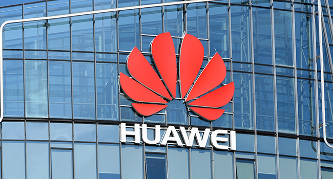 Trump Signs Order to Ban Huawei Brands