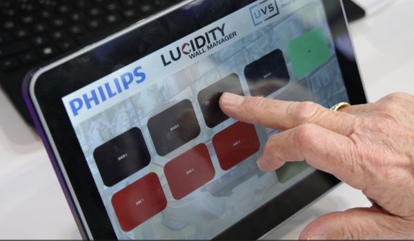 Person clicking on Phillips display