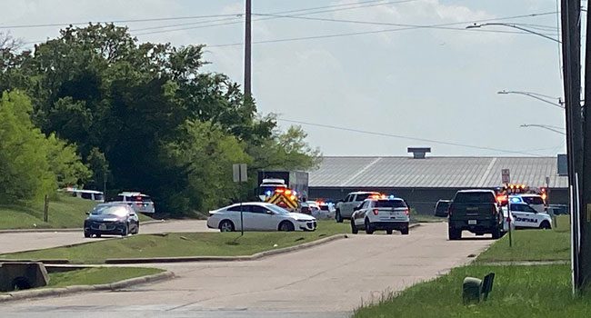 Police Hunting for Texas Shooting Suspect
