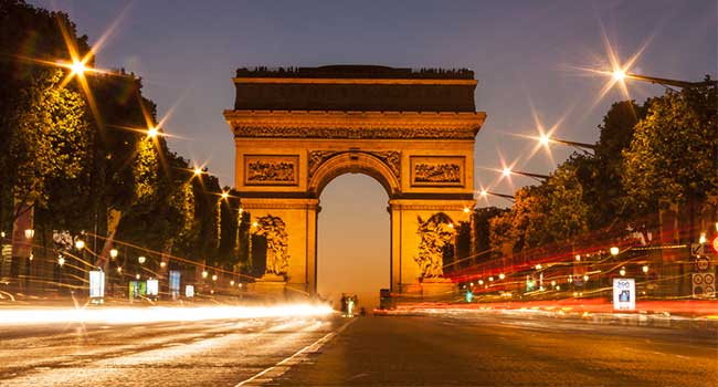 1 Dead, 2 Wounded Following Shooting on Champs-Elysees
