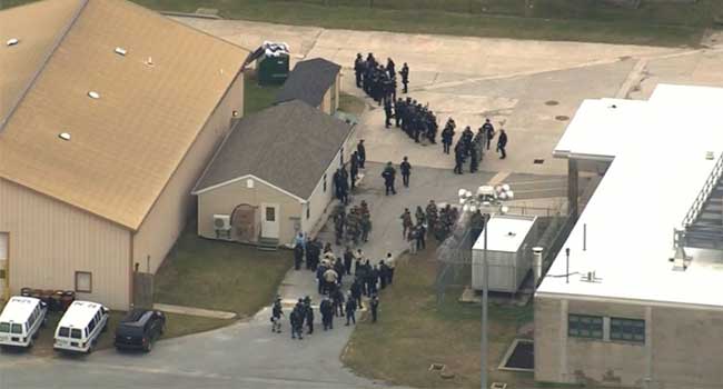 Prison Inmates in Delaware Take Guards Hostage, 1 Dead